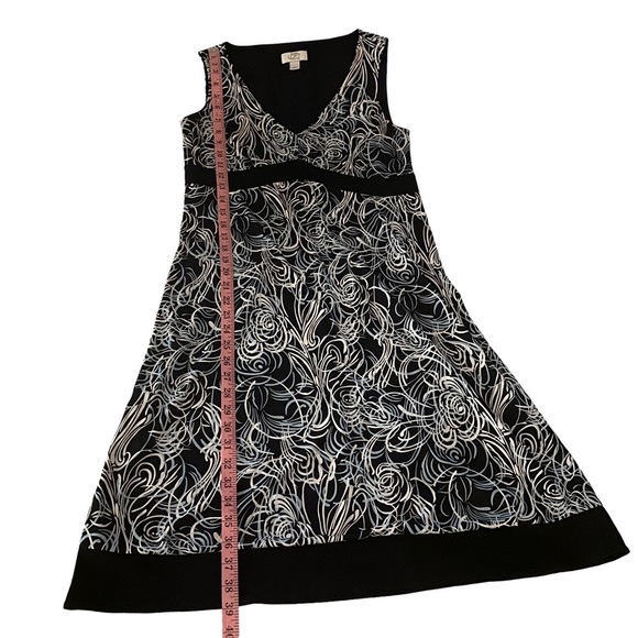 Ann Taylor Loft Maternity Dress Size 6 Swirl and Swish in Elegance Baby Bump - Picture 10 of 11